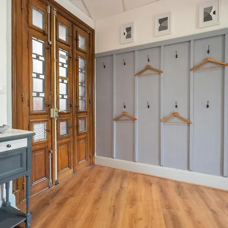 Beautiful Haussmannian In Center Daire *