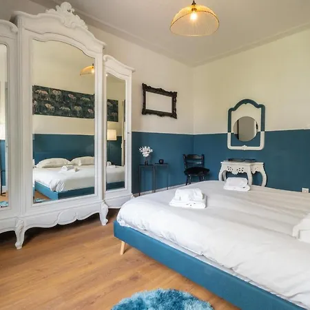 Beautiful Haussmannian In Center Daire *