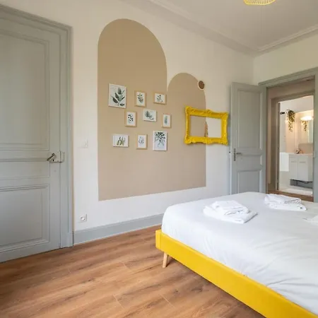 Daire Beautiful Haussmannian In Center *