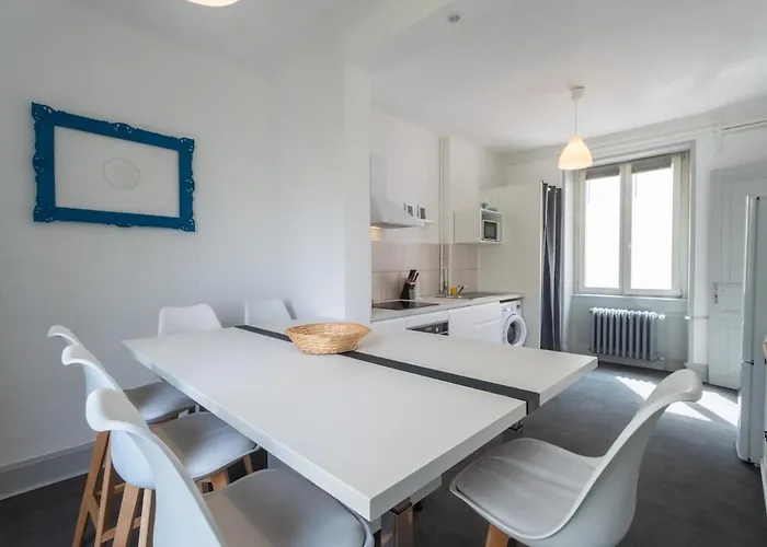 Beautiful Haussmannian In Center