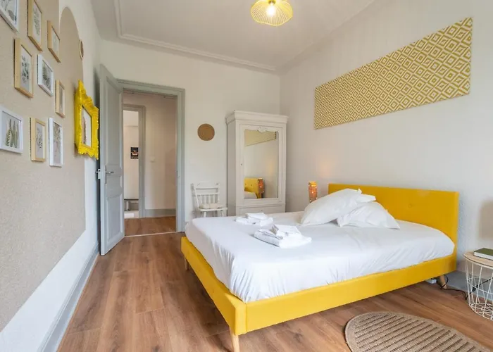 Beautiful Haussmannian In Center Appartement